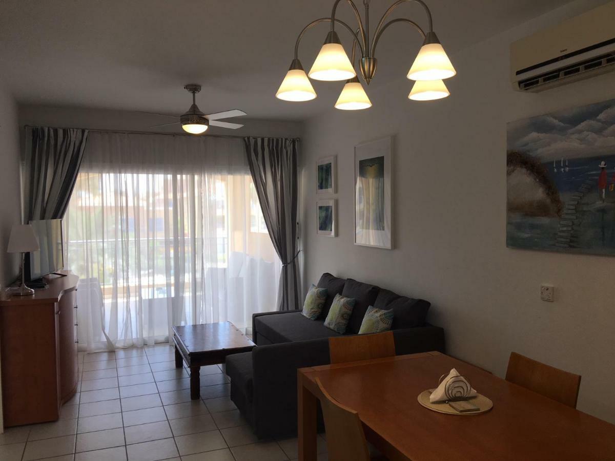 Limnaria Gardens - Modern 1 Bed, Walk To Beach & Shops Paphos Exteriér fotografie