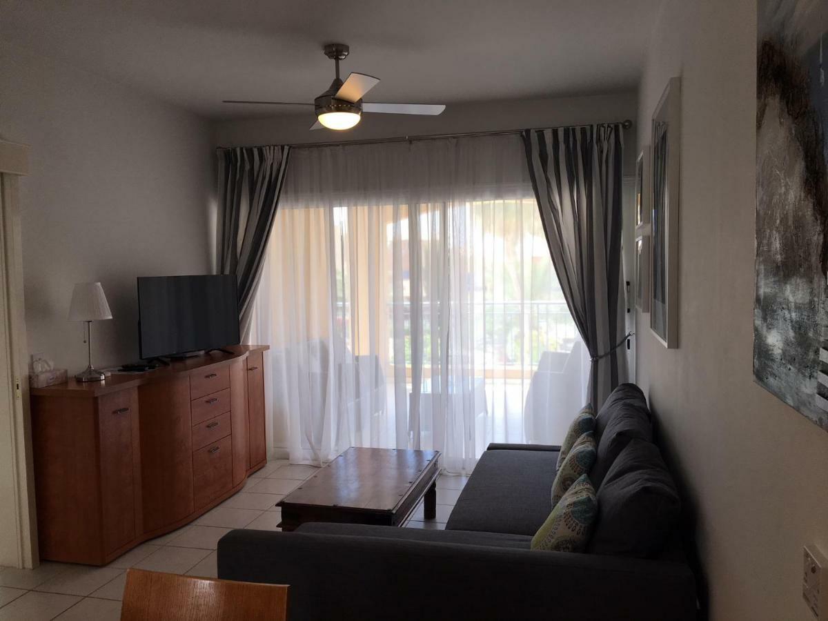 Limnaria Gardens - Modern 1 Bed, Walk To Beach & Shops Paphos Exteriér fotografie